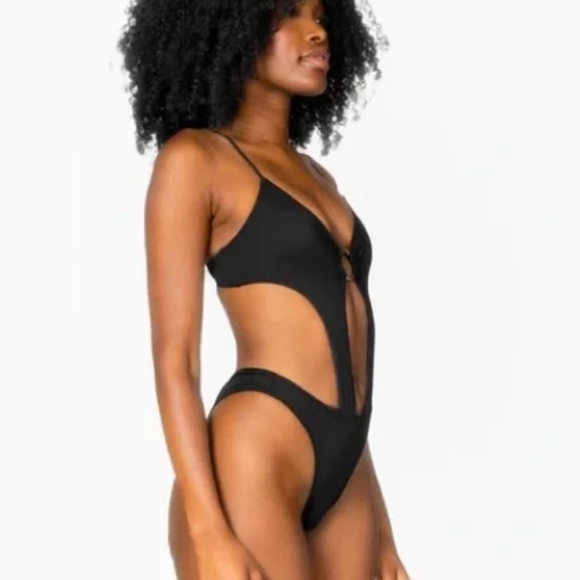 437 The Naomi One Piece - BLACK - Picture 3 of 3